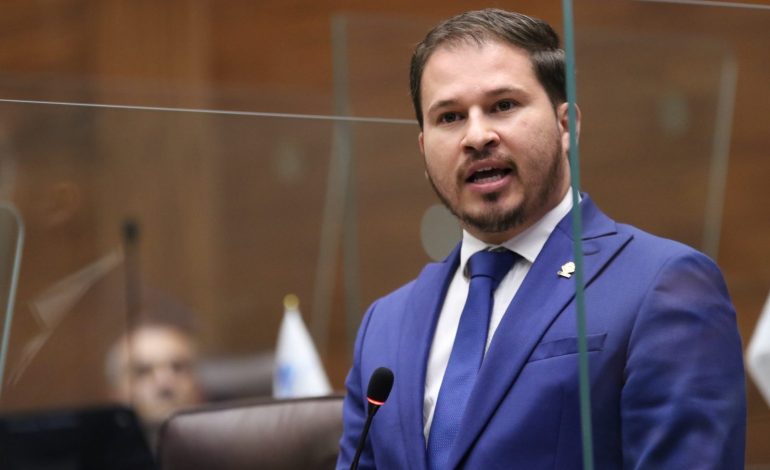 Sibaja califica al Feucr como inadecuado para justificar el despilfarro de ₡ 40 millones en un concierto cancelado.