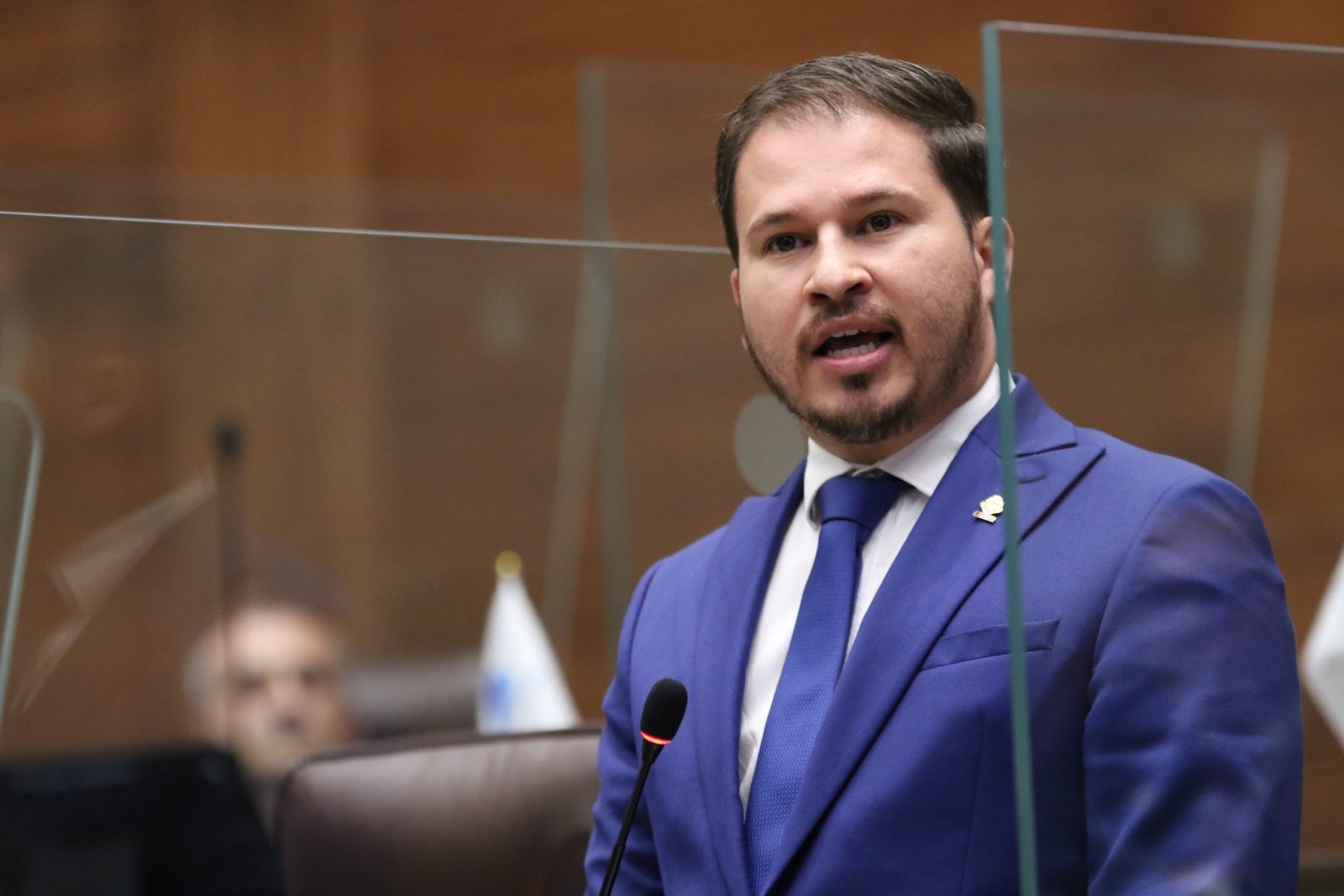 Sibaja califica al Feucr como inadecuado para justificar el despilfarro de ₡ 40 millones en un concierto cancelado.