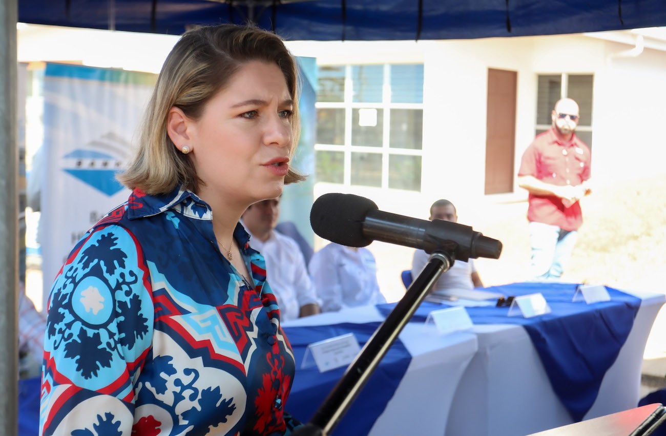 Observatorio de CL Claudia Dobles critica a Rodrigo Chaves.