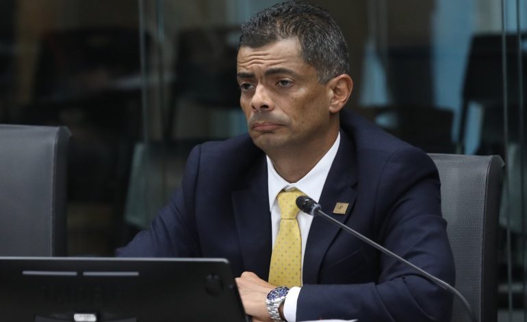 El poder judicial evalúa de manera ‘excelente’ la gestión de Carlo Díaz como fiscal general.