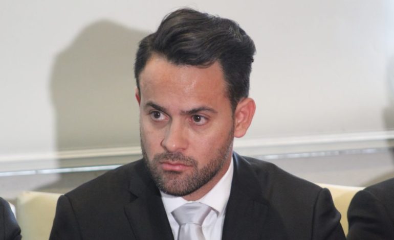 El fiscal imputa a Erwen Masís por haber votado a favor de una moción que buscaba que la dieta no le restara una sesión plenaria.