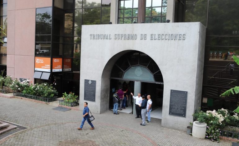 TSE determina que el magistrado Zetty Build será el encargado de supervisar el amparo contra Chaves.