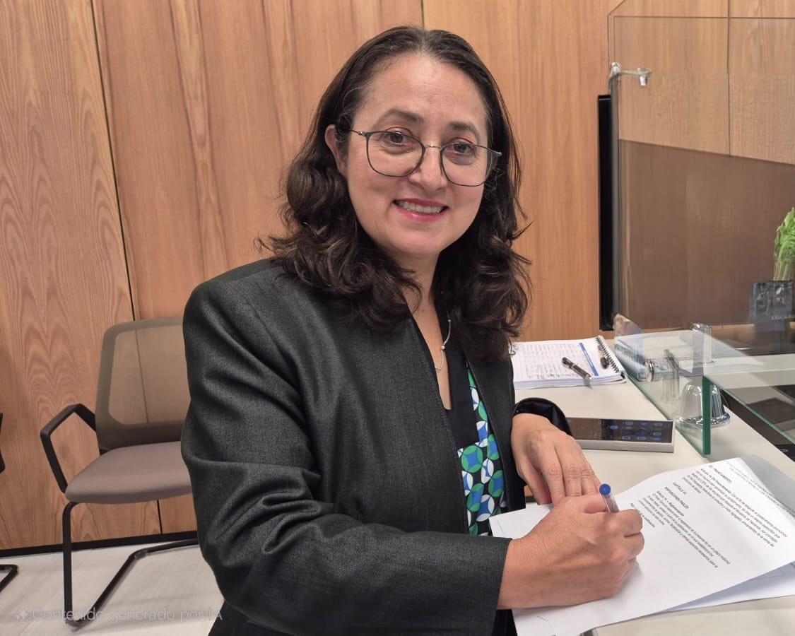 Luz Mary Alpízar presenta un proyecto para prevenir y sancionar la mendicidad infantil en Costa Rica.