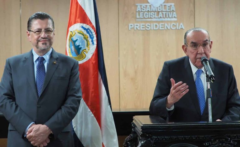 Rodrigo Arias y el Congreso.