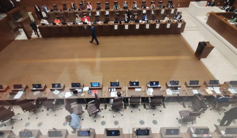 Los diputados levantaron la sesión: el receso de Semana Santa.