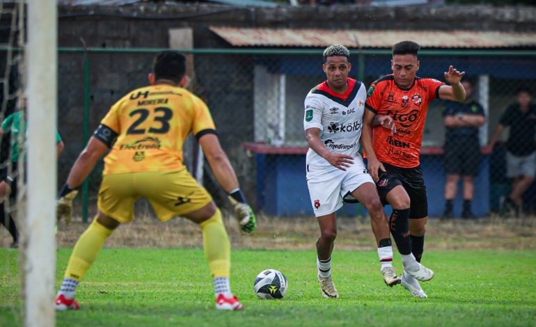 Estilo de Óscar Ramírez impulsa a Alajuelense a un triunfo estratégico ante Puntarenas