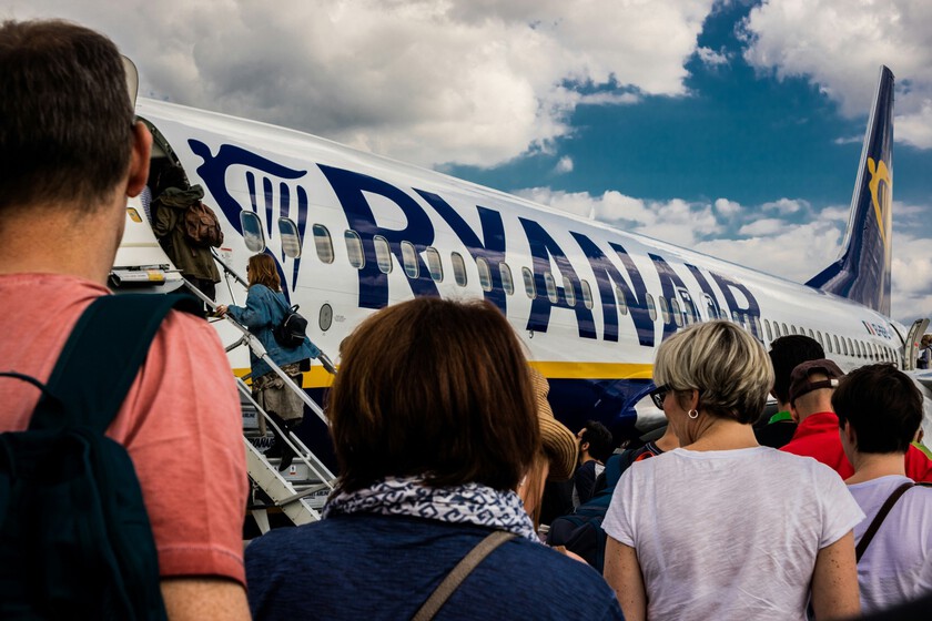 Ryanair sigue ofreciendo vuelos a precios de autobús y, a pesar de ello, ha obtenido grandes beneficios. Su modelo de negocio comienza una vez que el pasajero realiza el check-in.
