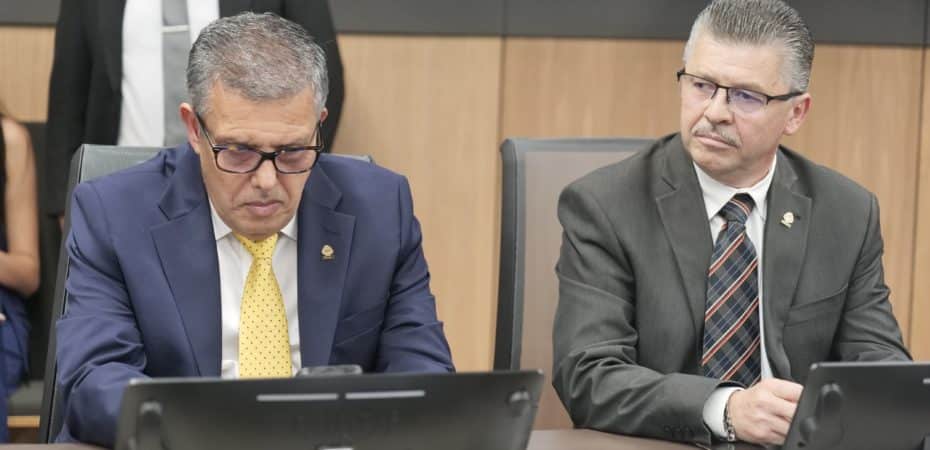 Las alternativas aceptan textos que permiten a los empleados elegir definir si la empresa puede alojar de 4 a 3 días o no

 – La nación