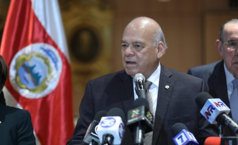 El presidente del tribunal califica las acusaciones de Chaves hacia los fiscales como infundadas.