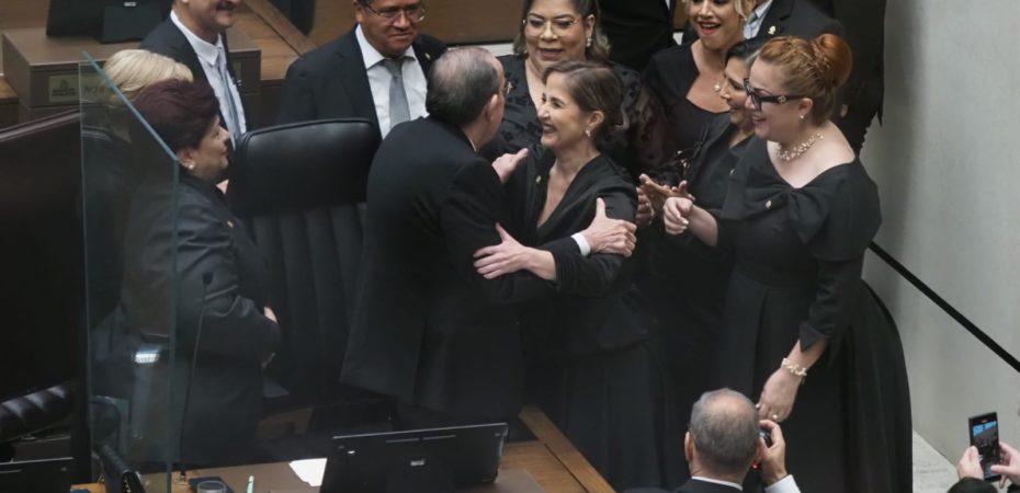 Diputados de moda y observadores alternativos CR.
