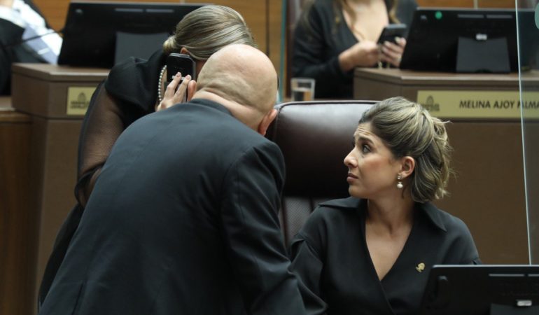 Pusc ahonda en su división: Daniela Rojas denuncia “fraude” y critica la implicación del partido en la elección de su compañero.