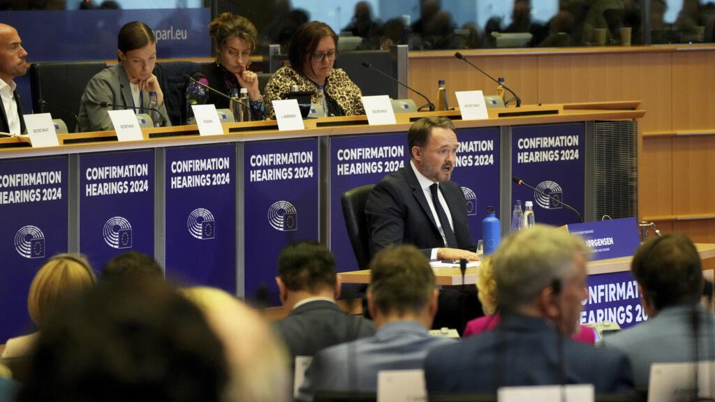 La Unión Europea inicia la planificación para cesar las importaciones de gas ruso.