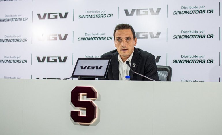 Gila habla mientras crecen los rumores de salida en Saprissa