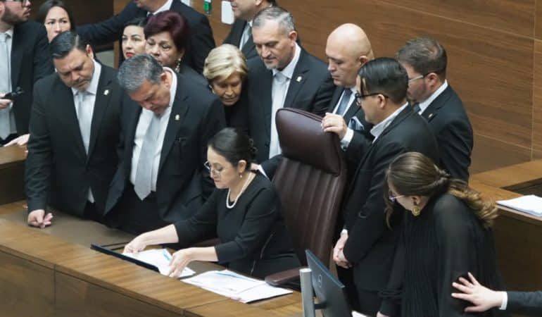 Las opciones siguen en el parlamento para finalizar el proceso legislativo bajo la dirección de Rodrigo Arias.