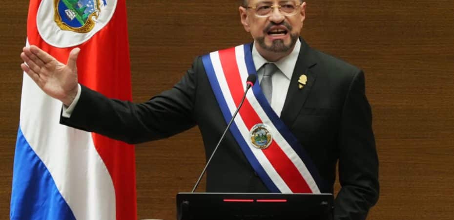 Sustituciones y el informe para el Congreso.