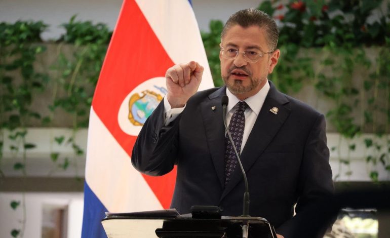 Rodrigo Arias ha impedido la compensación legislativa, afirma Chaves.