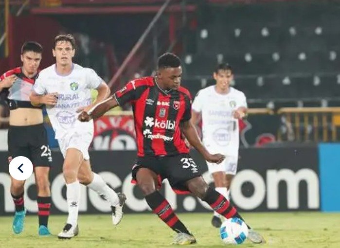 ¿Se va o se queda? Parkins explica su situación en Alajuelense