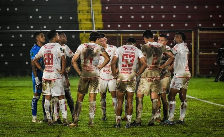 Santos y Guanacasteca fustigan a la Fedefútbol: ¿Tienen razón?