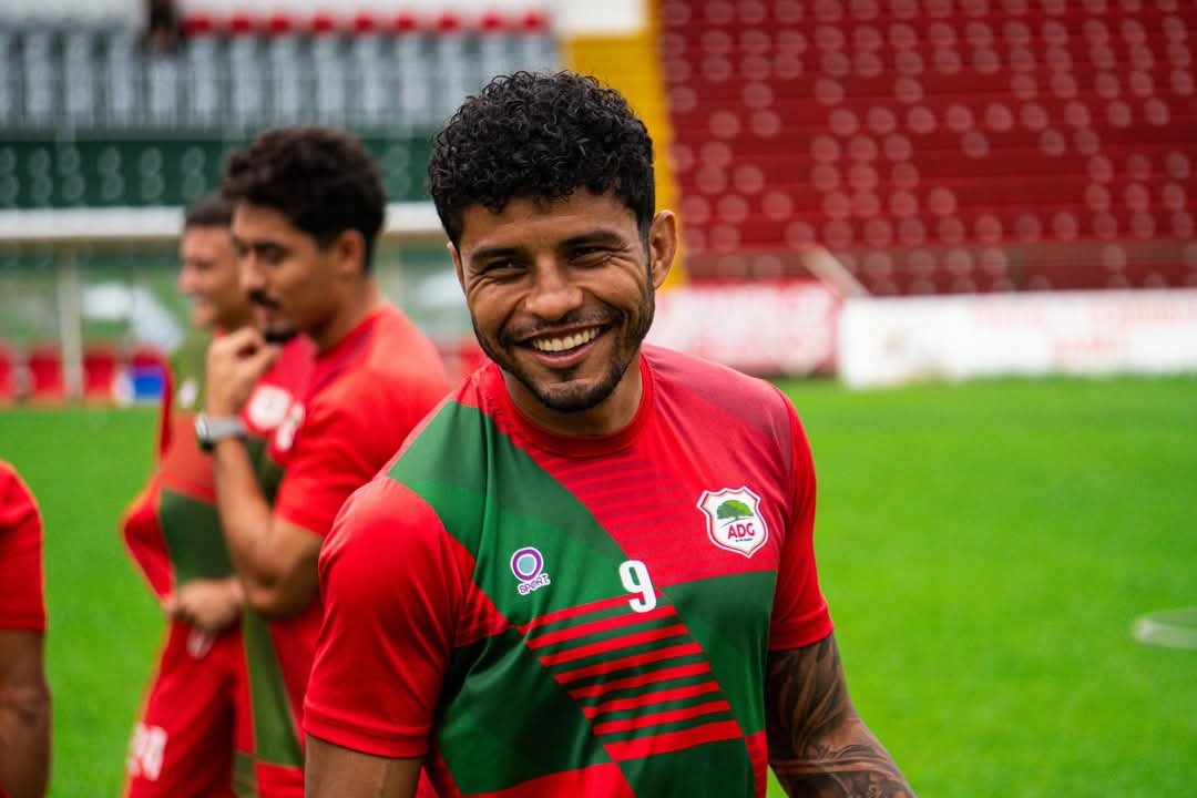 Johan Venegas cambiará de equipo