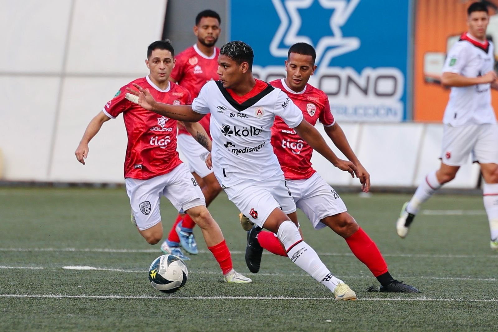 Creichel Pérez revela lo que les pide Óscar Ramírez en Alajuelense