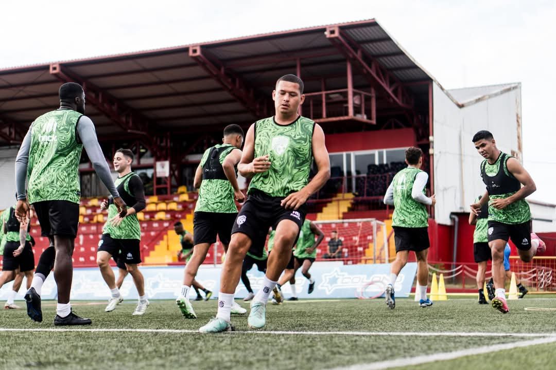 ¿El último juego de Santos en Primera? La licencia pende de un hilo y el tiempo se agota