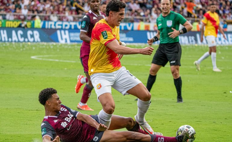 Jafet responde con orgullo tras la paliza en La Cueva