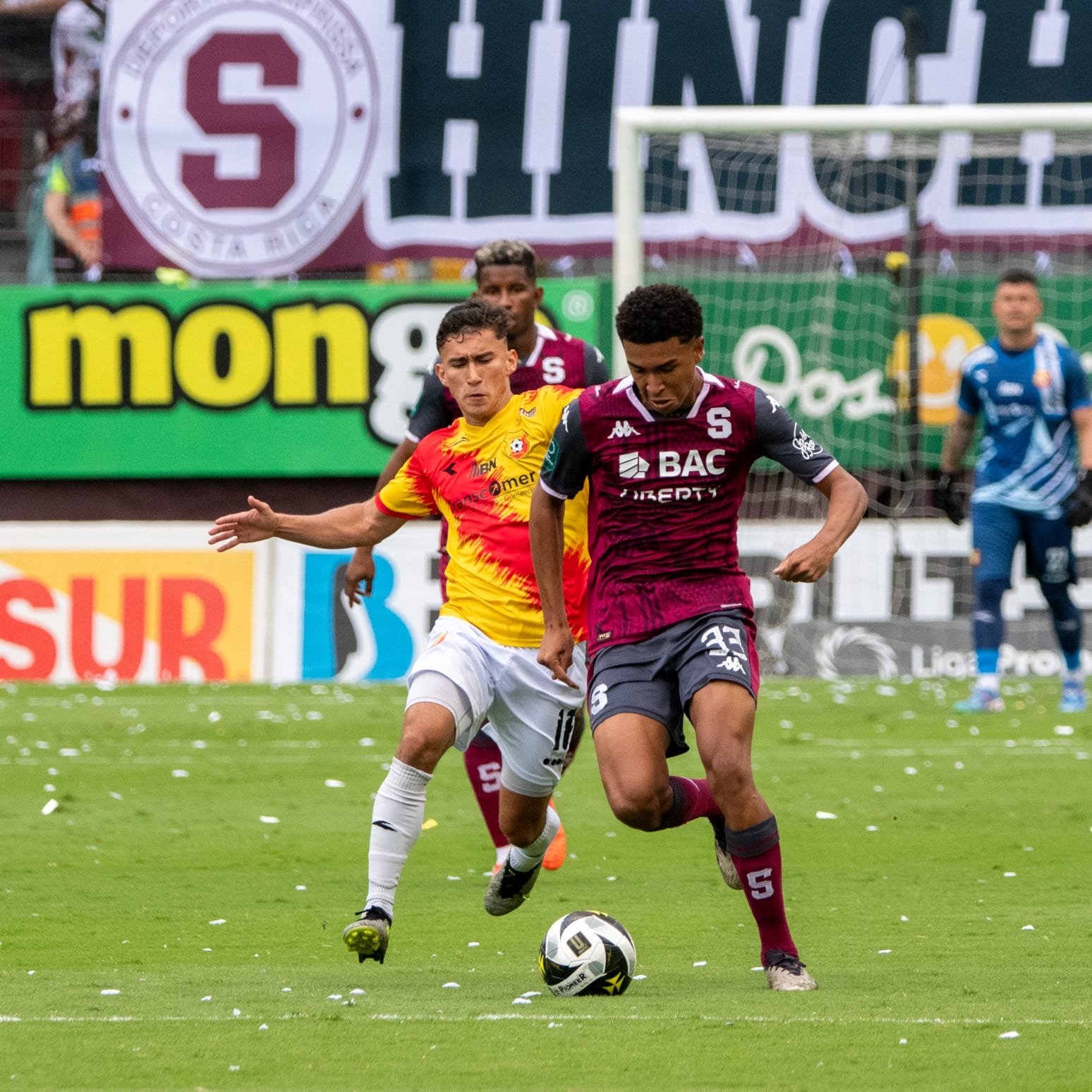 Saprissa se come a un terrible Herediano de Jafet Soto