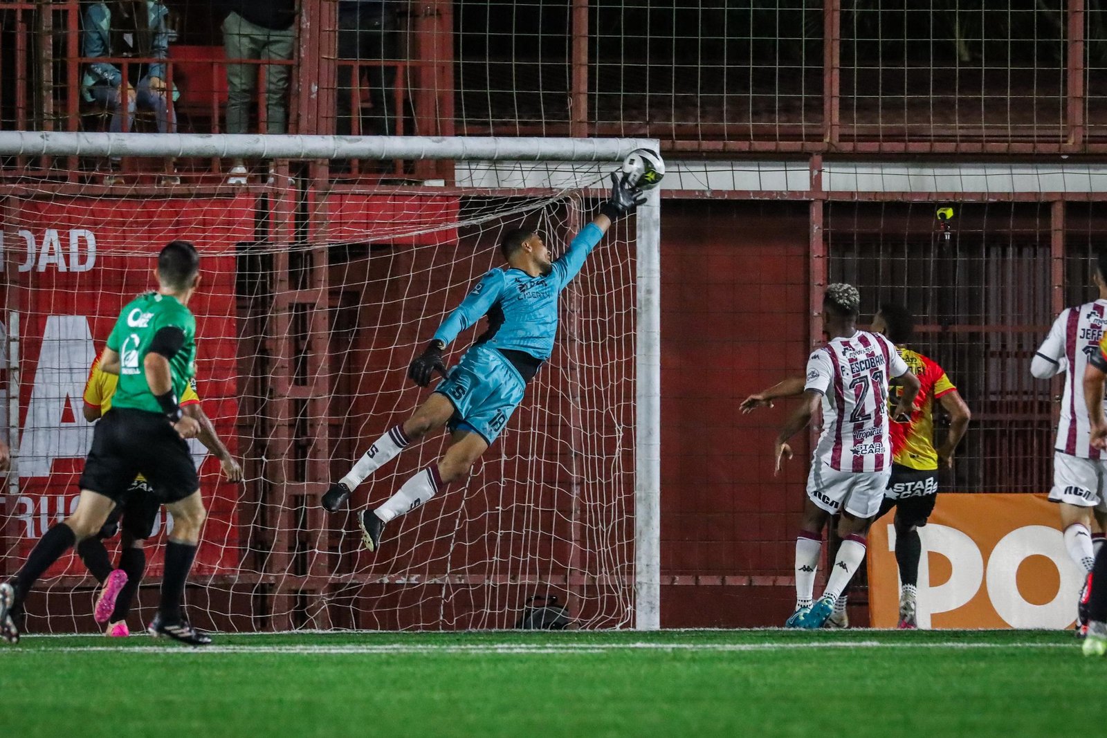 Saprissa clasificó entre el temblor de piernas