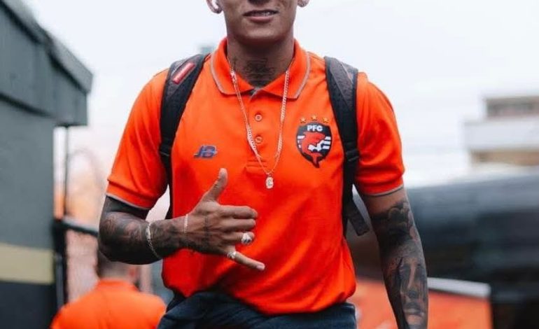 Alajuelense y Saprissa luchan por joya de 20 años: ¿a quién elegirá?