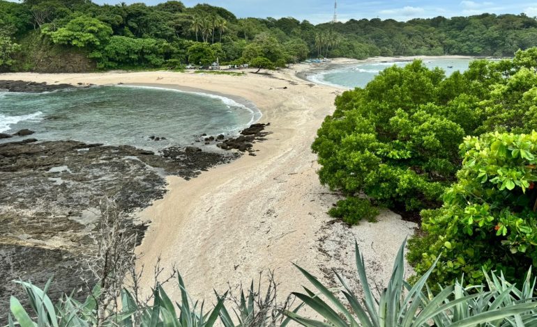 Canadá: Problemas gubernamentales y advertencia de viaje a Costa Rica en un contexto de turismo reducido y desafíos económicos.