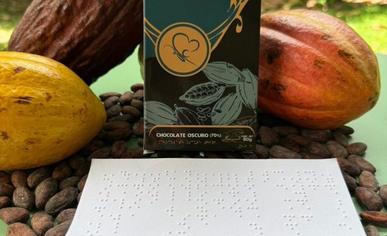 La primera barra de colón inclusiva se creó en Talamanos, incorporando información en Braille y en Lesco.