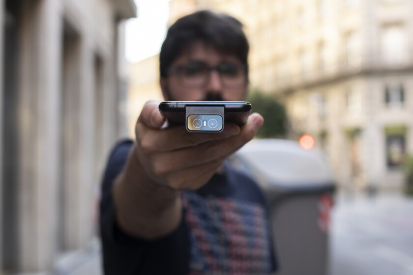 Rewrite:En 2017 el iPhone revolucionó los smartphones y en el camino provocó el canto de cisne de los móviles divertidos