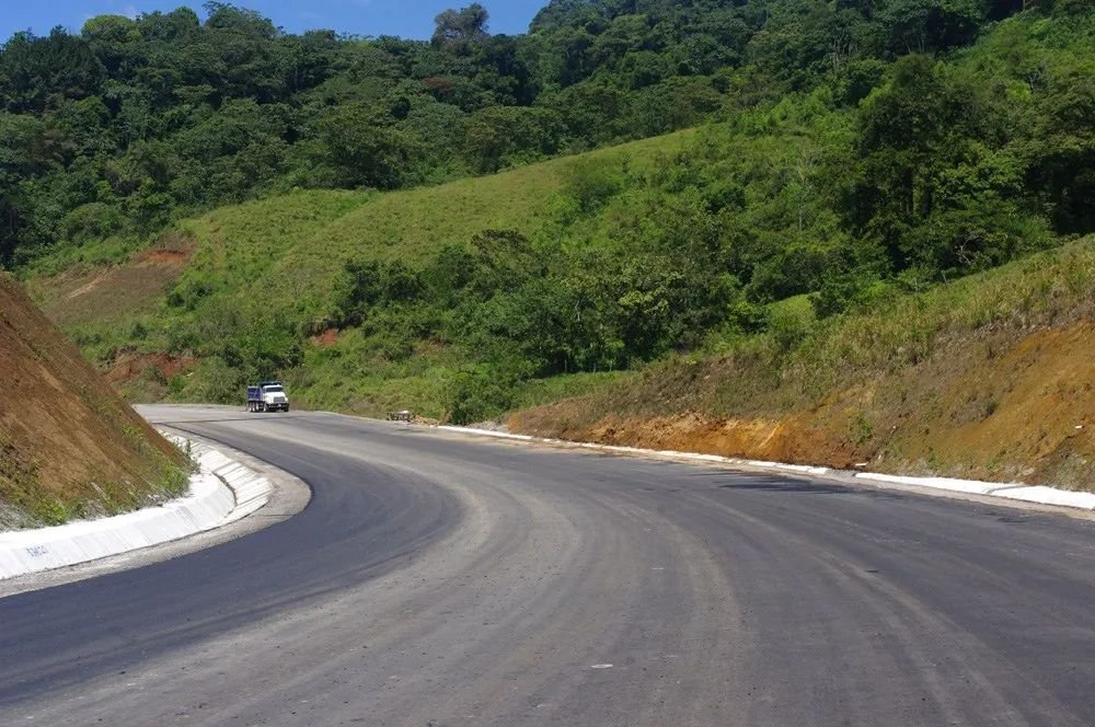 MOPT anuncia un progreso significativo para la erección de la parte central de la carretera a San Carlos

 – La nación