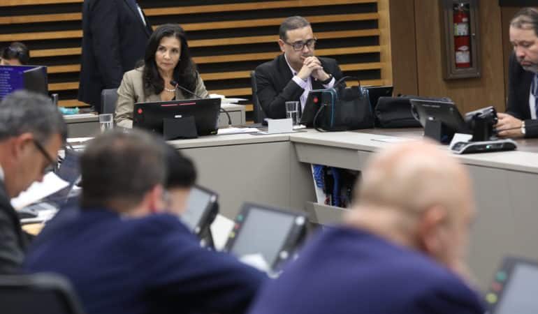 Presupuesto 2026: conflicto entre oficialismo y oposición por el dinero de los intereses de la deuda transferido a otras cosas
– La nación