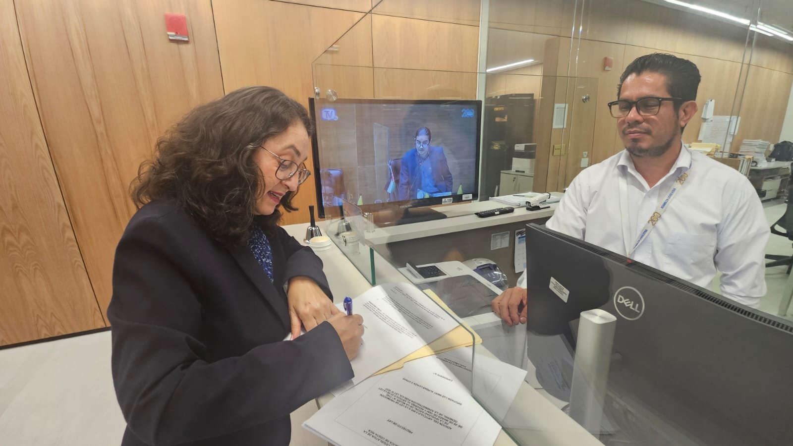 Luz Mary Alpízar ofrece un proyecto de ley para garantizar la paridad en los nombramientos del poder ejecutivo

 – La nación