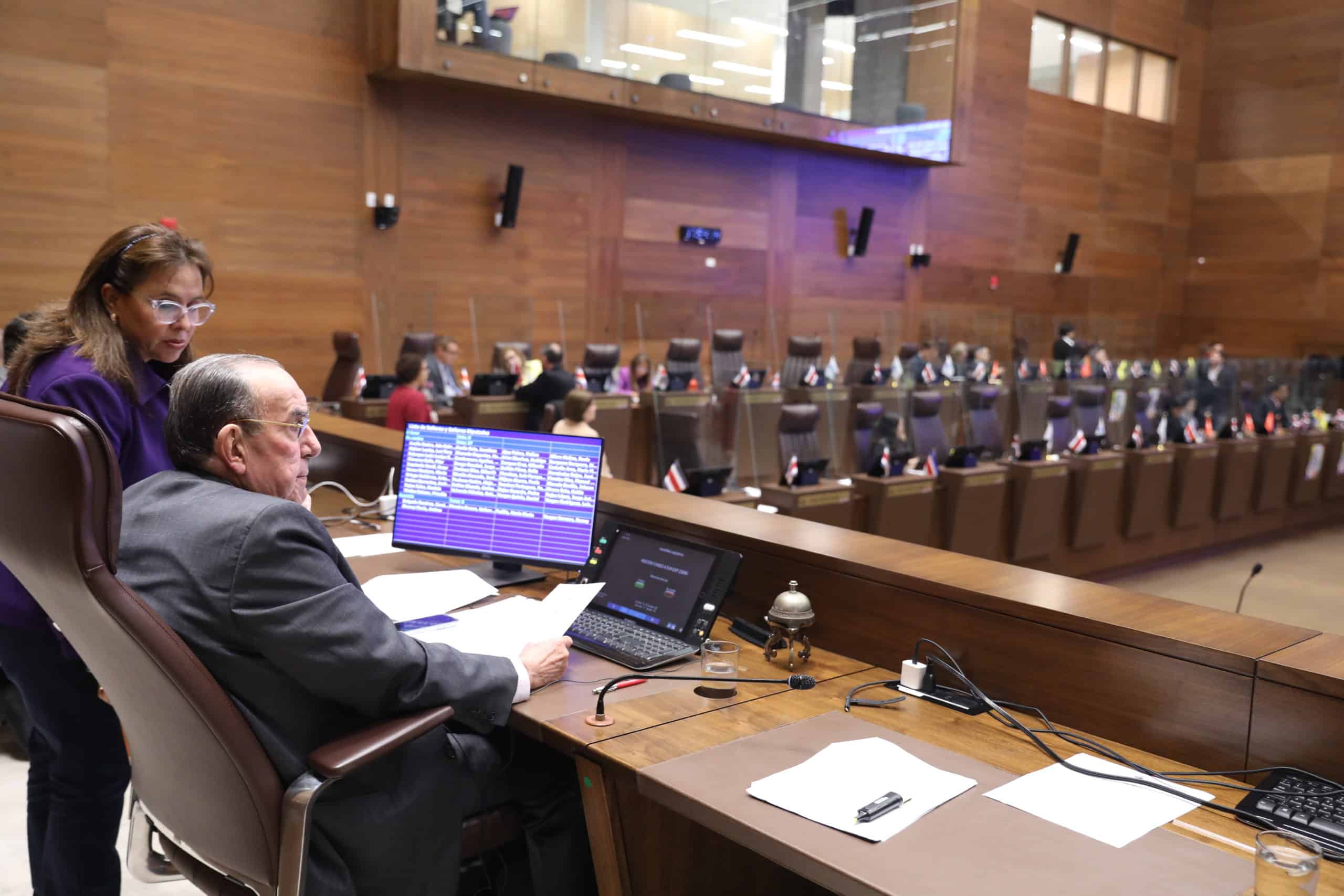 A partir del 7 de julio y hasta indefinidamente, se dedicarán a discutir el proyecto de la conferencia 4-3

 – La nación