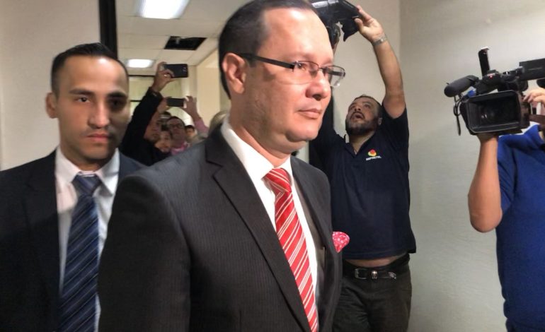 Es por eso que Celso sacó a Gamboa de la cárcel bajo una fuerte industria de seguridad

 – La nación