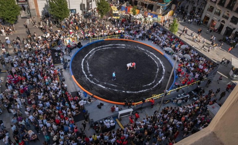 Las Islas Canarias dieron 24 toneladas de arena del Volcán La Palma a Madrid. Ahora Madrid no sabe qué hacer con ellos
– La nación