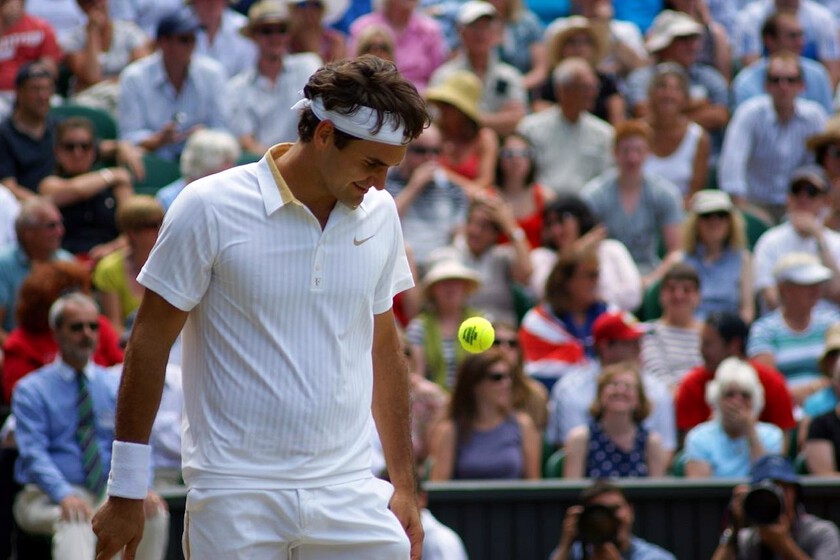 Federer se ha convertido en un multimillonario. Y no para sus 20 grand slams, sino por algunos zapatos que su esposa compró

 – La nación