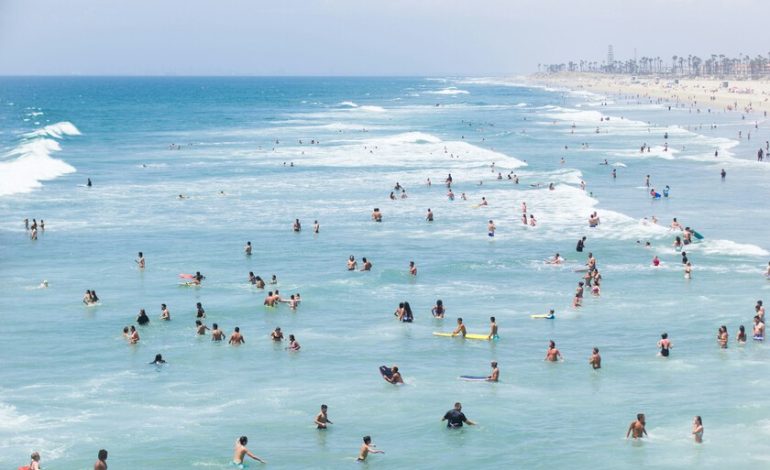 Tengo que preparar la maleta para estas vacaciones. No salgo de la casa sin trajes de natación, pero también sin una VPN en mi teléfono celular
– La nación