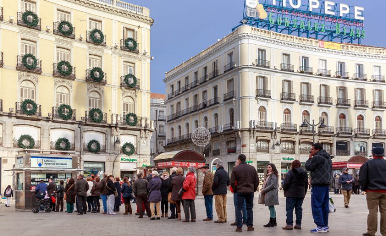 El hombre que ganó la lotería 16 veces sin hacer trampa. Su truco fue tan simple que le prohibieron que lo prohíban
– La nación