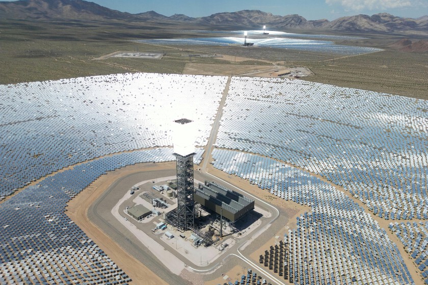 Crear energía diaria general y cazar asteroides por la noche

 – La nación