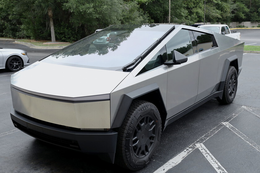Hizo insertar su Tesla Cybertruck y se fue de vacaciones. Dos semanas después, el vehículo ya no estaba encendido

 – La nación