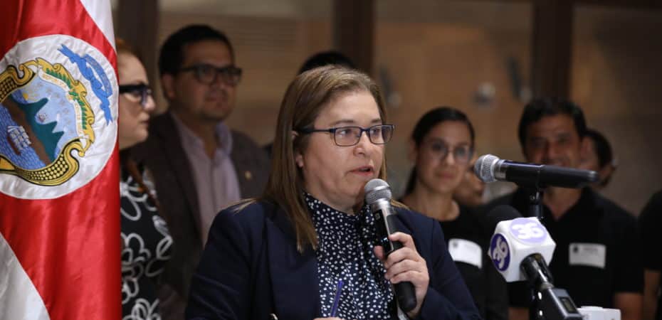 Adjunto público condena en la oficina del Ministro de Justicia

 – La nación
