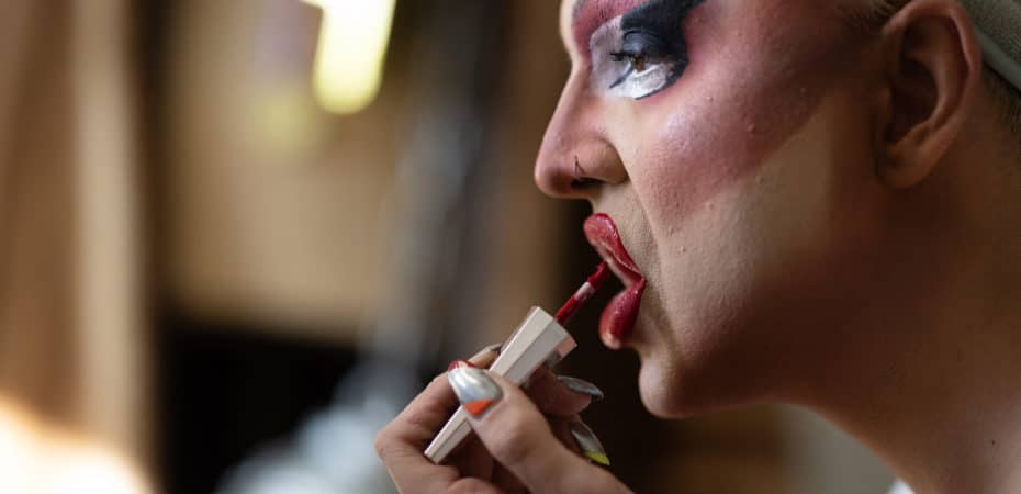 Fabricio Alvarado presenta un proyecto para prohibir y castigar a los espectáculos “Drag Queen” y “Transvestite” contra menores

 – La nación