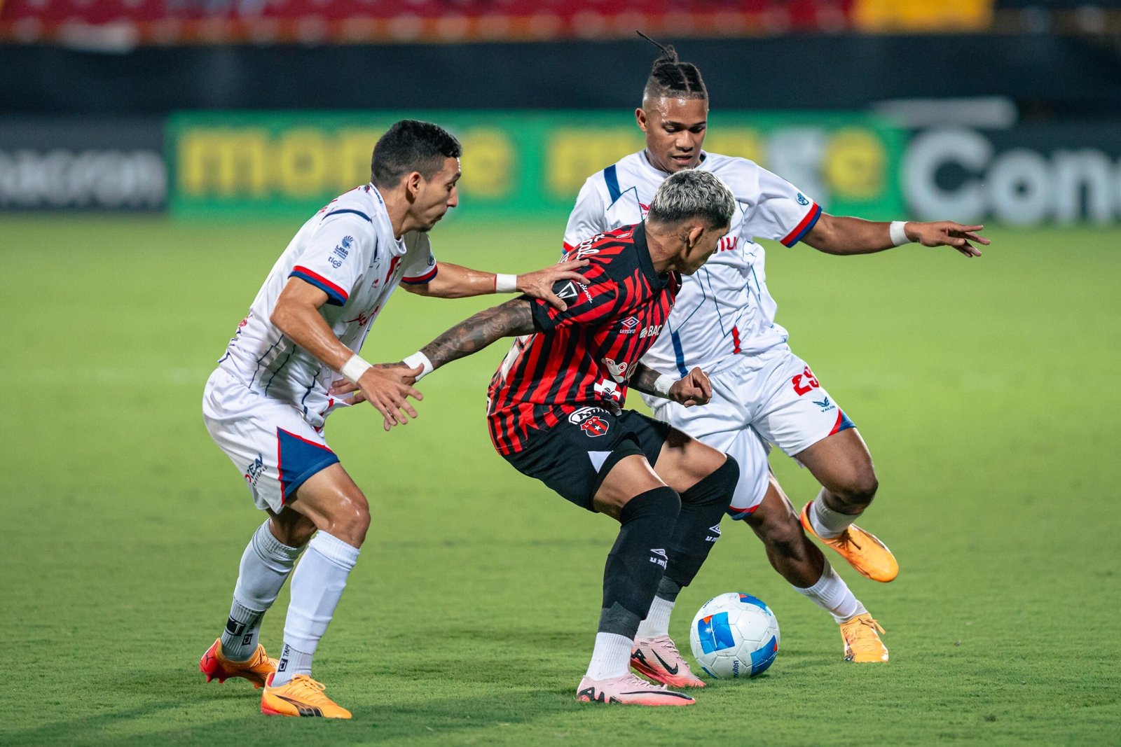 ¡Sorpresa en el Morera! Plaza Amador silencia a Alajuelense en el último minuto – La nación