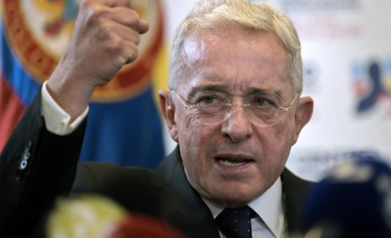 Álvaro Uribe es condenado por soborno y fraude procesal en el caso de la manipulación de testigos
– La nación