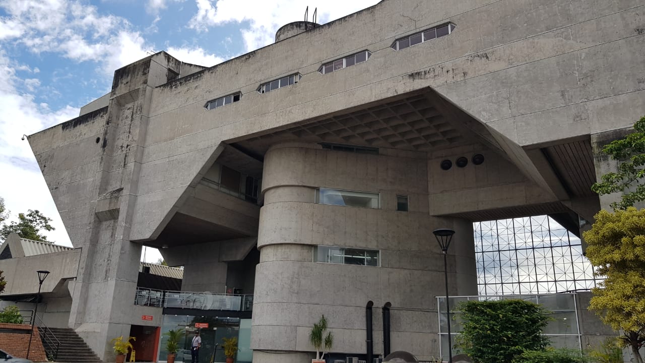 La Asamblea Legislativa continuó con proyectos para administrar la introducción de una escuela profesional

 – La nación