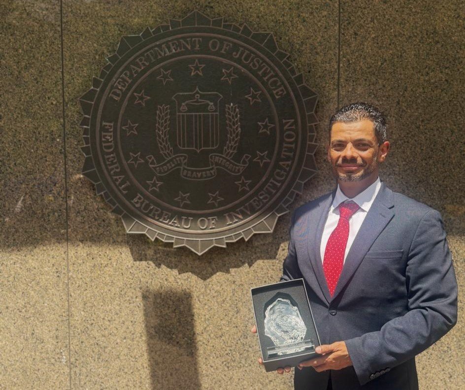 Fiscal -General recibe el reconocimiento del FBI por su liderazgo y compromiso con la justicia

 – La nación
