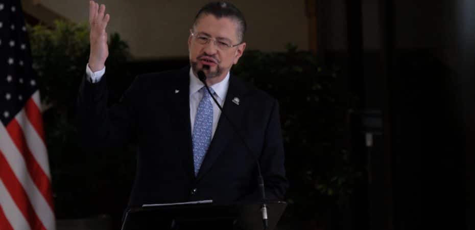 Chaves envía preguntas a Tse-observador CR

 – La nación
